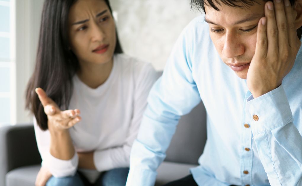 অবাধ্য স্ত্রীকে বাধ্য করার আমলঃ স্ত্রীকে মারা যাবে কিনা? স্ত্রীকে কখন কিভাবে কতটুকু মারা যাবে? অবাধ্য স্ত্রীকে বাধ্য করার আমল