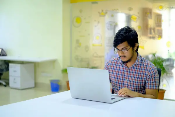 বেশি বেশি আয় করা যায় এমন সেরা ৫টি ফ্রিল্যান্সিং কাজ (informationbangla.com)