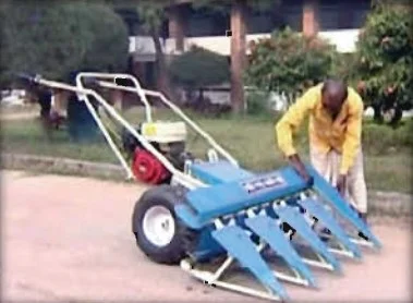 চিত্র- রিপার বা শস্য কর্তন যন্ত্র