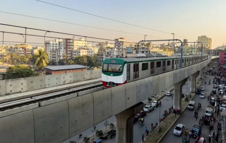 Metro rail paragraph