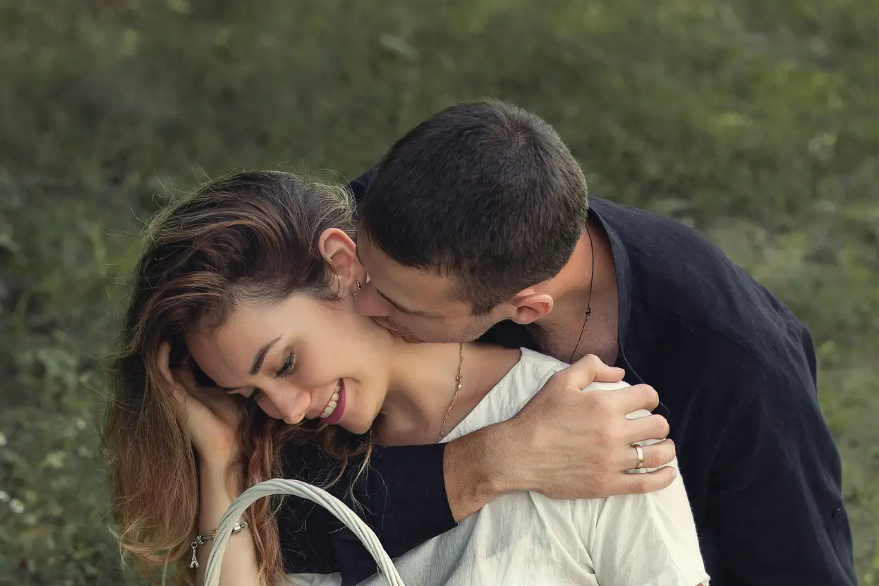 মেয়েদের শরীরের কোন অঙ্গে স্পর্শ করলে উত্তেজনা বৃদ্ধির পায়