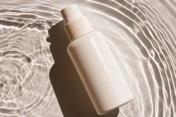 টোনার বা রোজ ওয়াটার স্প্রে, উজ্জ্বল ত্বক পাওয়ার টিপস (informationbangla.com)