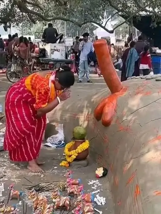 Hinduism pictures, হিন্দু ধর্মের ছবি, লিঙ্গ পূজার ছবি~hinduism pictures, হিন্দু ধর্মের ছবি, Sanatani Hindu Gods Photo, সনাতনী হিন্দু ধর্মের ভগবান দেবতা দেবদেবীর ছবি~InformationBangla.com~ইনফরমেশন বাংলা ডটকম